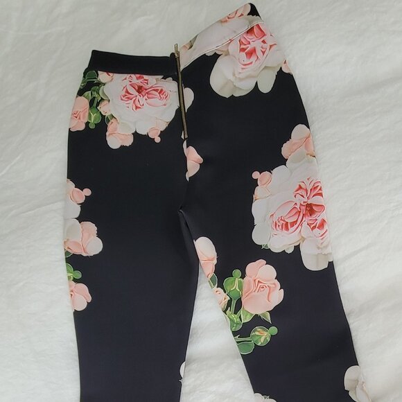 Cynthia Rowley Black Floral  Print bonded Pants SZ 4 flared leg - Picture 2 of 8